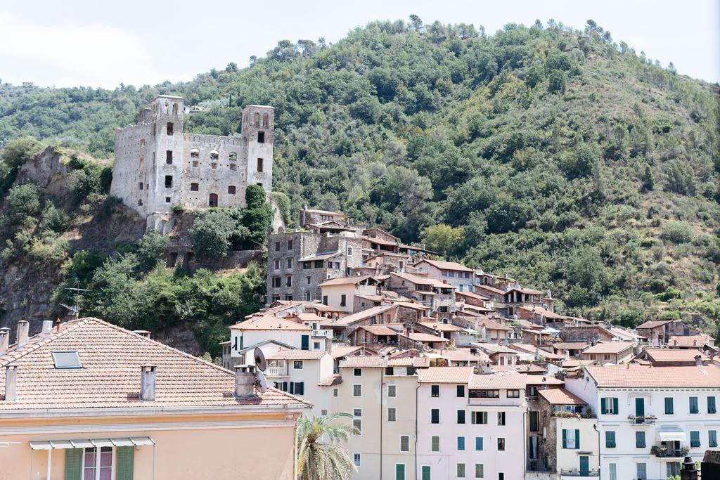 Dussaiga - Camera Delle Rose Dolceacqua Luaran gambar