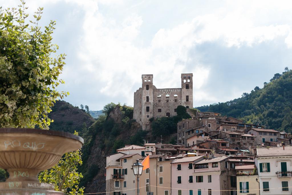 Dussaiga - Camera Delle Rose Dolceacqua Luaran gambar